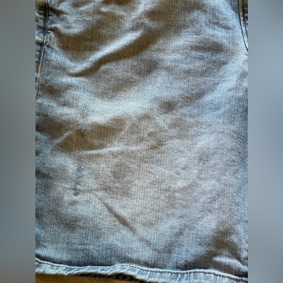 - Banana Republic Boyfriend Roll-Up Shorts Distressing Light Blue Size 30 - Picture 7 of 10